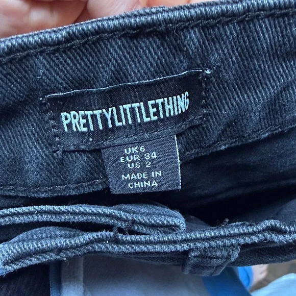 Womans size 2 baggy pretty little thing black denim pants - Picture 2 of 3